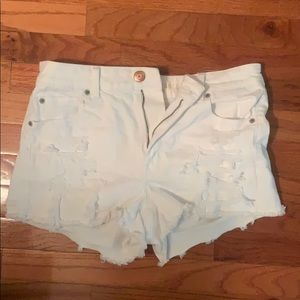 🌴American Eagle White Ripped Shorts🌴